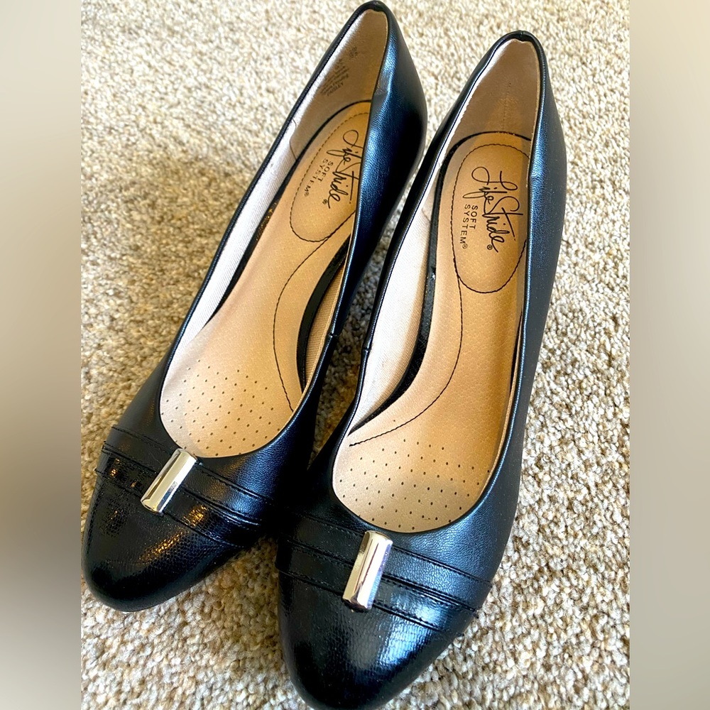 Life Stride Soft System heel, size 8.5M